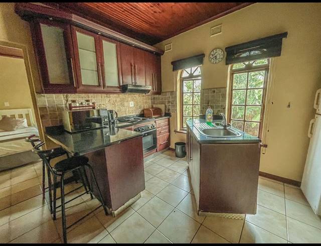 10 BEDROOM HOUSE FOR SALE IN PANORAMA